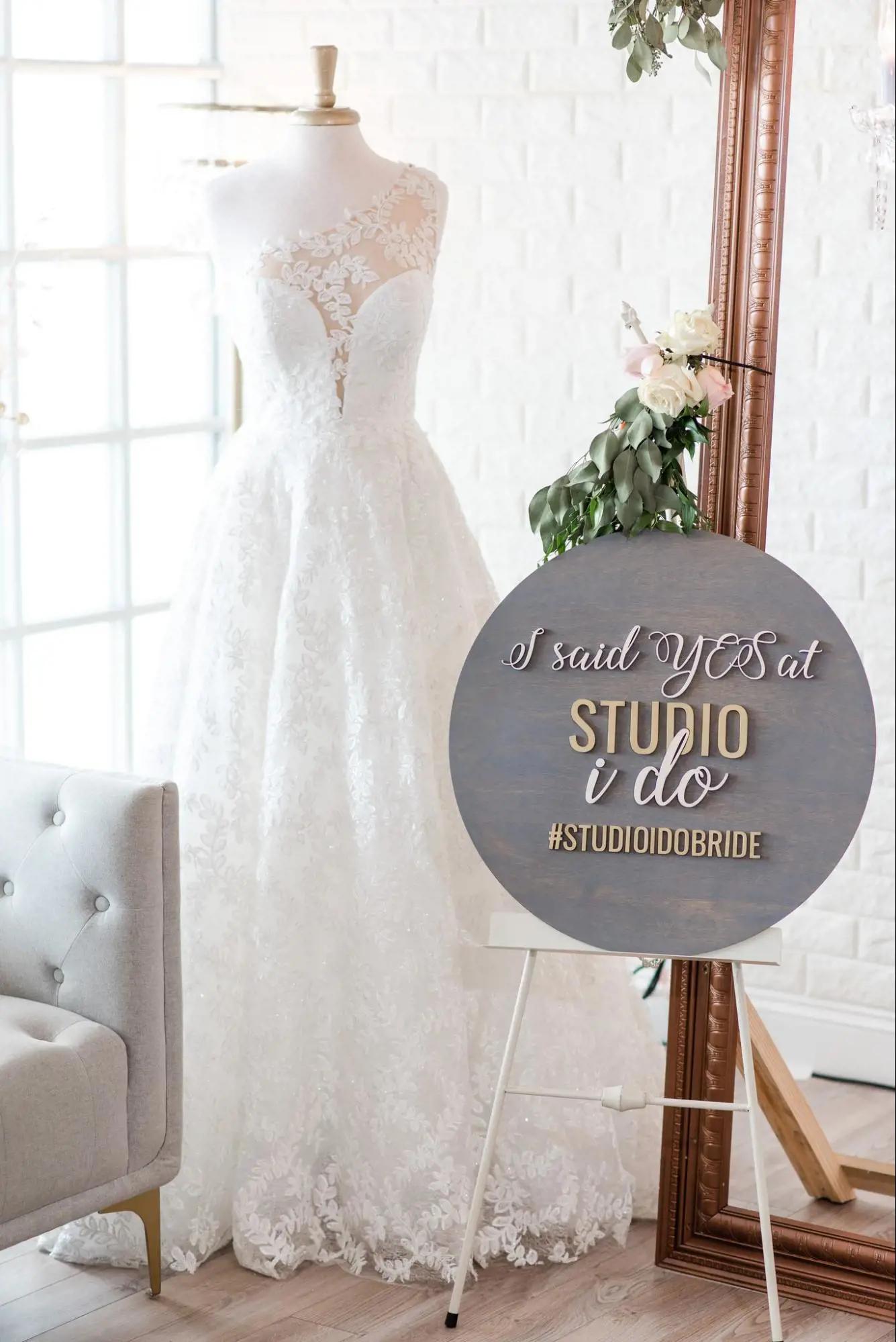 Wedding Dress Shopping Tips Image
