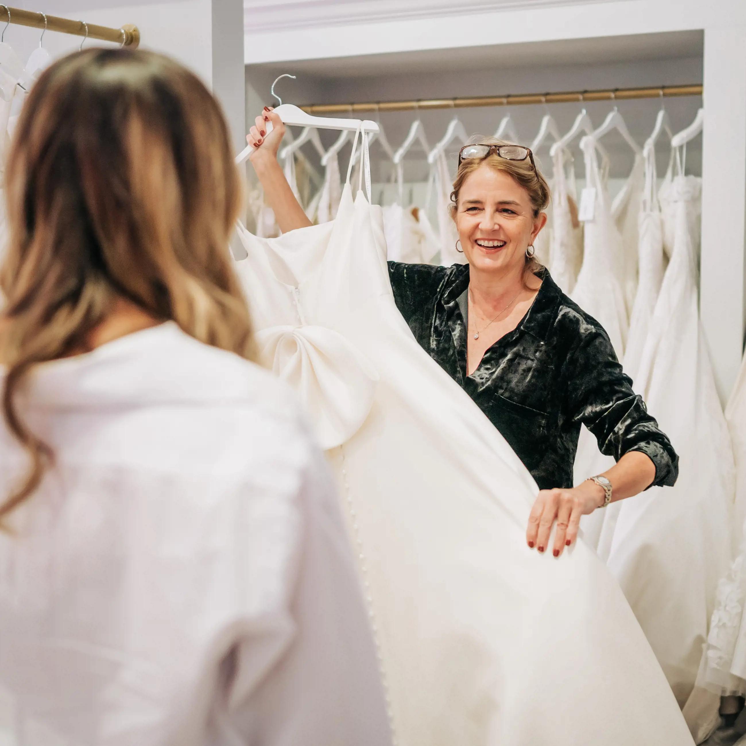 BRIDAL APPOINTMENT EXPERT STYLIST